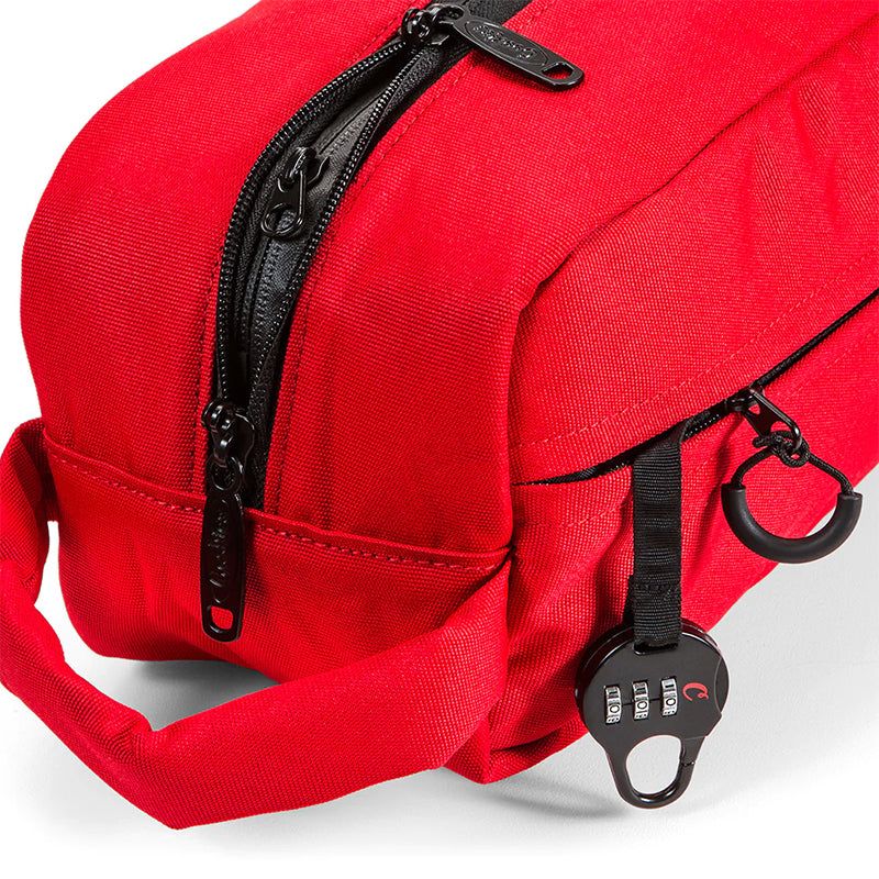 Close-up of the durable polyester canvas exterior of the toiletry bag with zipper
