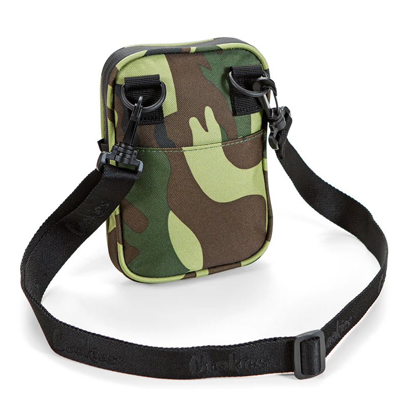 Adjustable strap of the mint utility bag, demonstrating comfort and versatility.