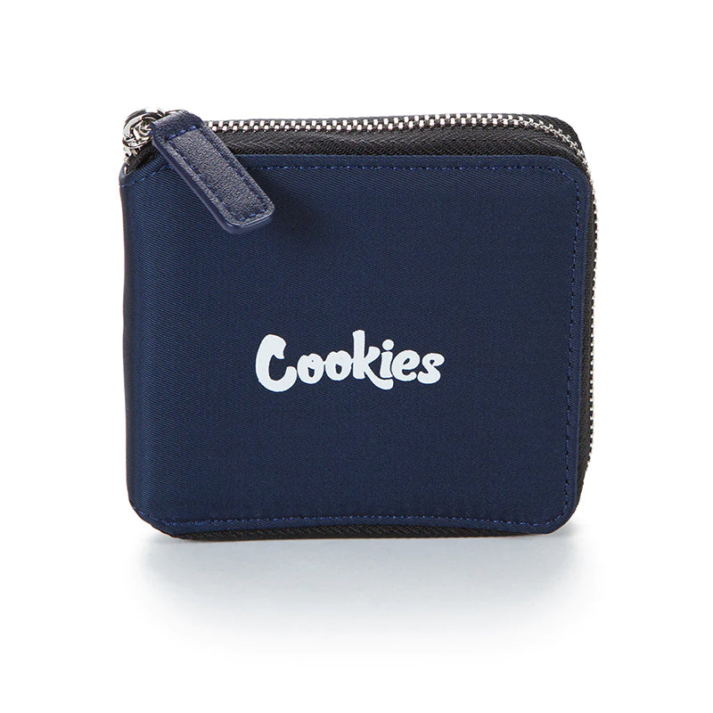 Stylish nylon wallet with zipper, perfect for daily use in various settings.
