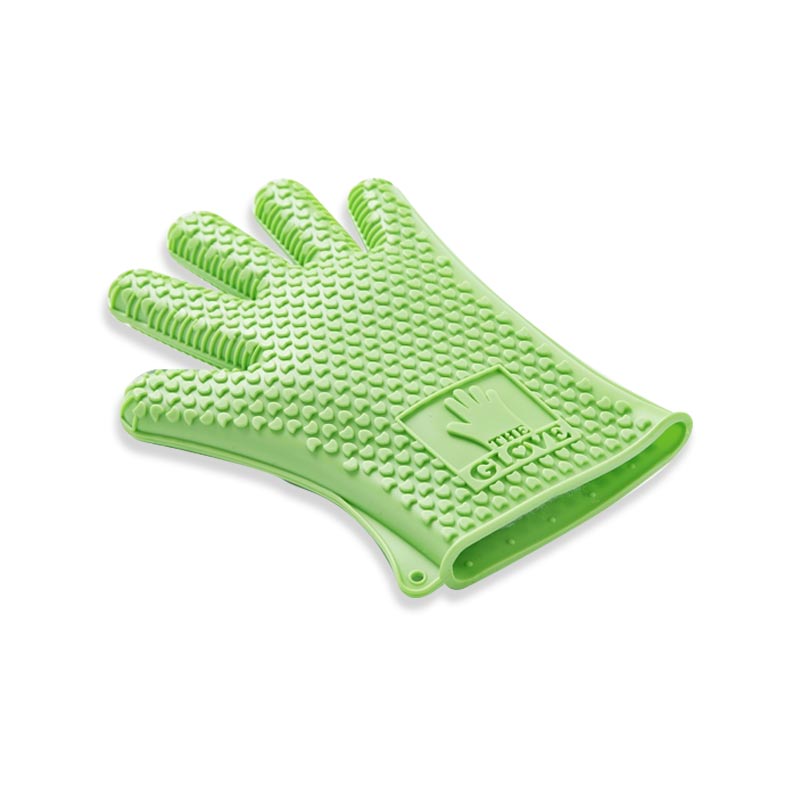 Using the magic glove for face cleansing and exfoliation