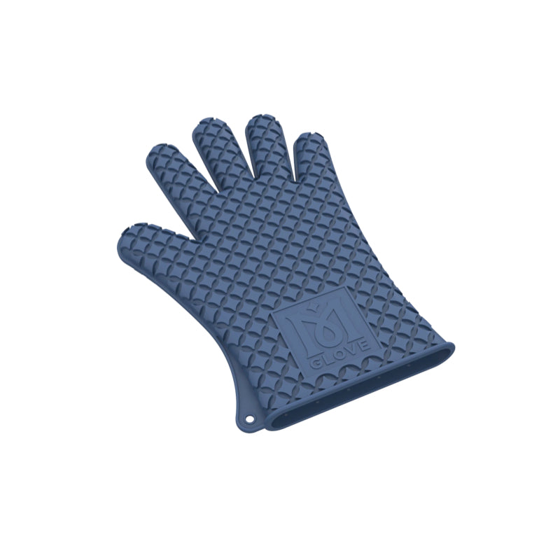 Eco-friendly magical gloves in use for washing dishes, showcasing their flexibility and comfort.